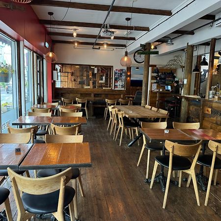 Хостел Akureyri Backpackers Экстерьер фото