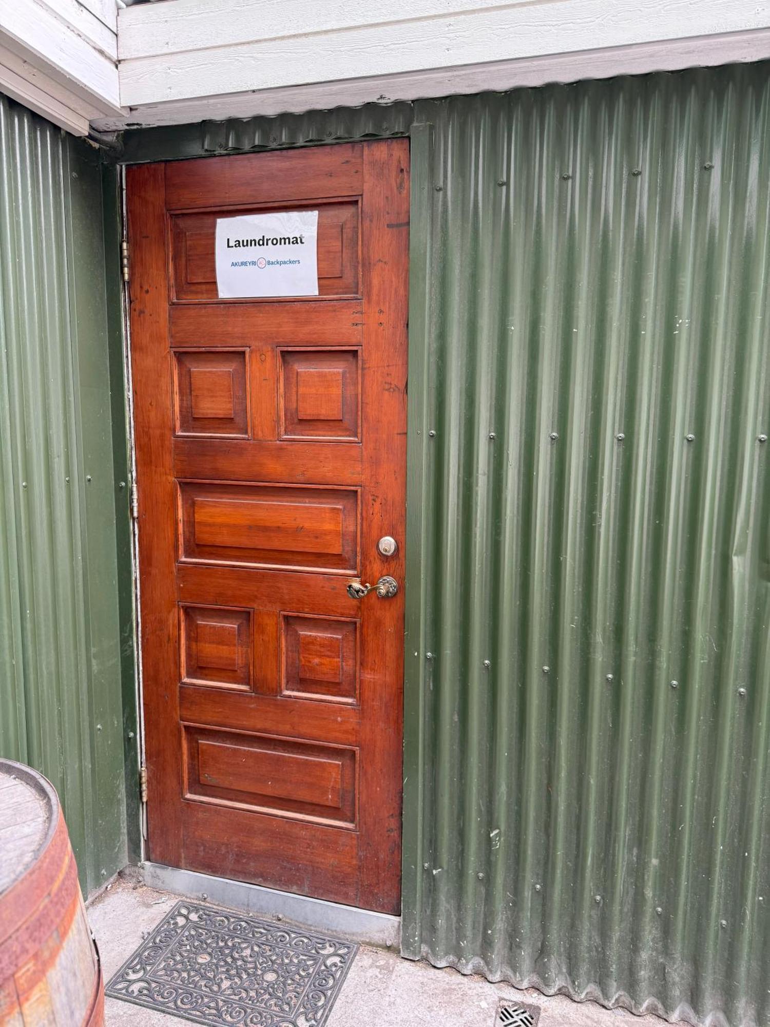 Хостел Akureyri Backpackers Экстерьер фото
