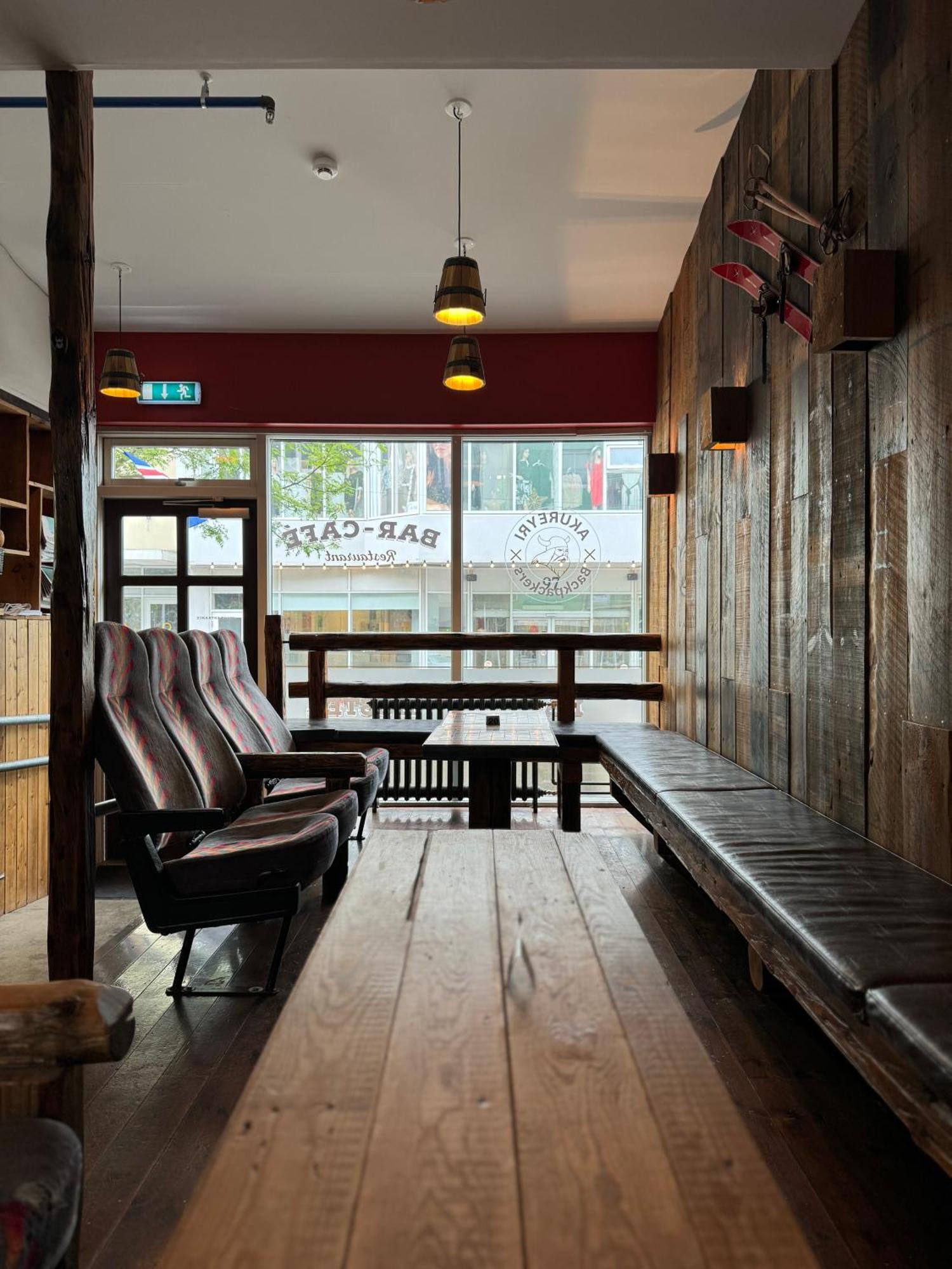 Хостел Akureyri Backpackers Экстерьер фото